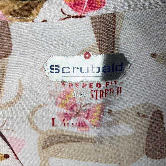 Colorful Patterned Scrub Tops - Bundle Size Large - Picture 7 of 12